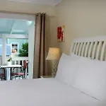 The Guesthouses At Southernmost Beach Resort - Adults Only